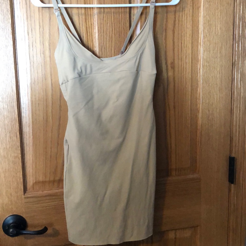 Like new Maidenform Flexees body shaped